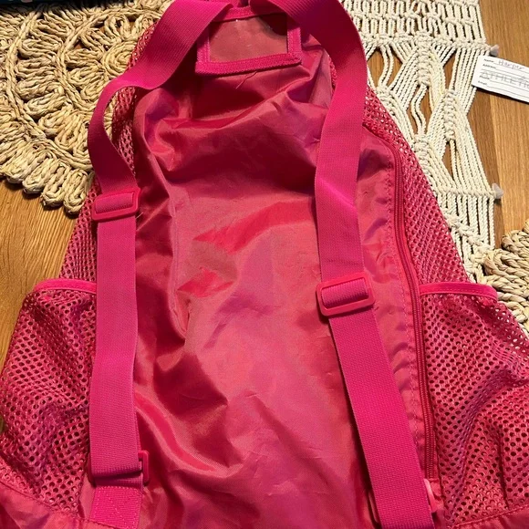 Athletico hot pink drawstring bag with mesh pockets backpack - Picture 7 of 7